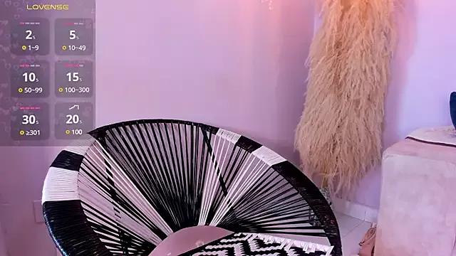Girls: discover live performances with matured cam models, from teasing to fixations, in a variety of stunning live sex cams.