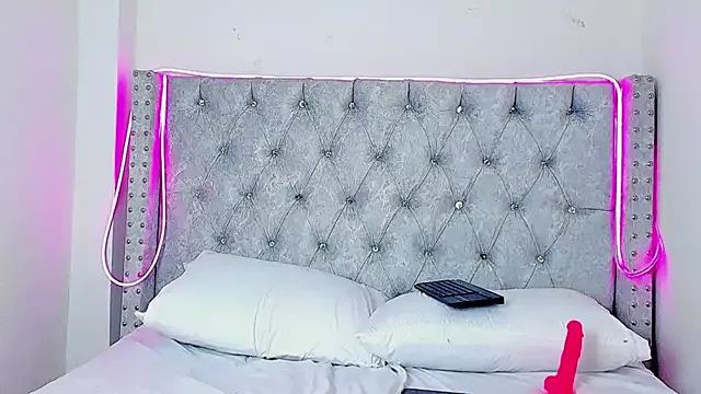 Girls: discover live performances with matured cam models, from teasing to fixations, in a variety of stunning live sex cams.
