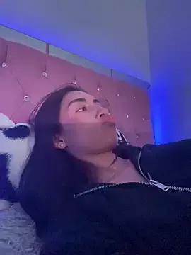 Girls: discover live performances with matured cam models, from teasing to fixations, in a variety of stunning live sex cams.