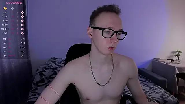 Girls: discover live performances with matured cam models, from teasing to fixations, in a variety of stunning live sex cams.