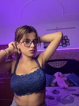 Girls: discover live performances with matured cam models, from teasing to fixations, in a variety of stunning live sex cams.
