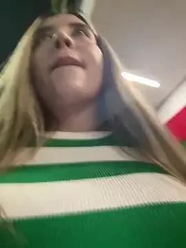 Girls: discover live performances with matured cam models, from teasing to fixations, in a variety of stunning live sex cams.