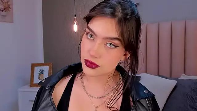 Girls: discover live performances with matured cam models, from teasing to fixations, in a variety of stunning live sex cams.