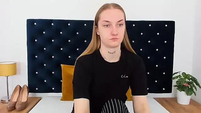 Girls: discover live performances with matured cam models, from teasing to fixations, in a variety of stunning live sex cams.