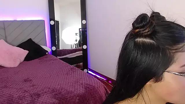 alexxandra_moon from StripChat is Freechat