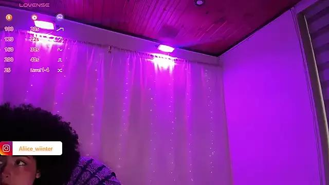 Girls: discover live performances with matured cam models, from teasing to fixations, in a variety of stunning live sex cams.