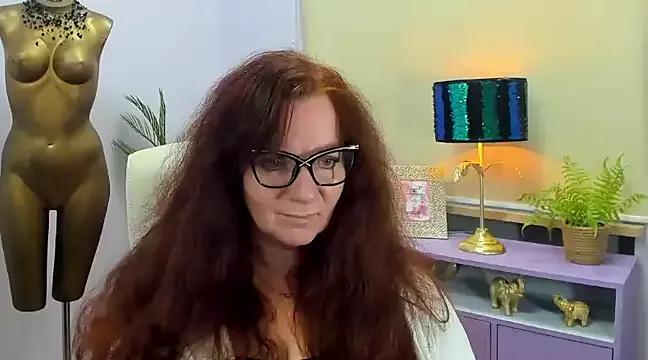 Girls: discover live performances with matured cam models, from teasing to fixations, in a variety of stunning live sex cams.