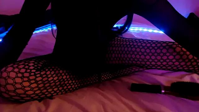 AliceFeet from StripChat is Freechat