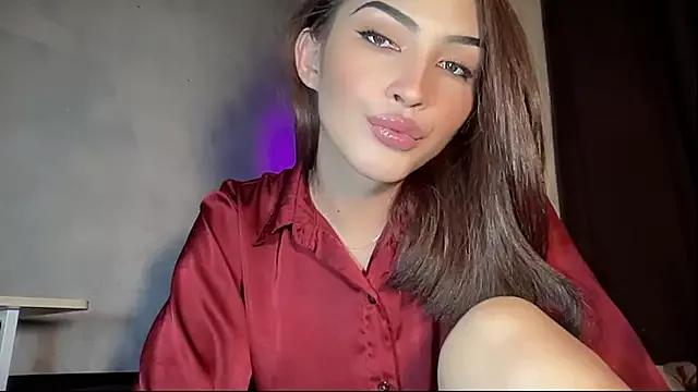 Alicegreenexx from StripChat is Freechat