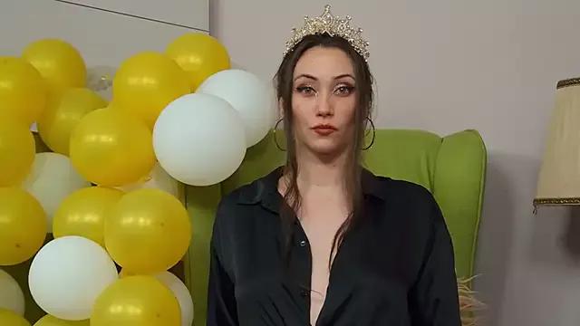 Girls: discover live performances with matured cam models, from teasing to fixations, in a variety of stunning live sex cams.