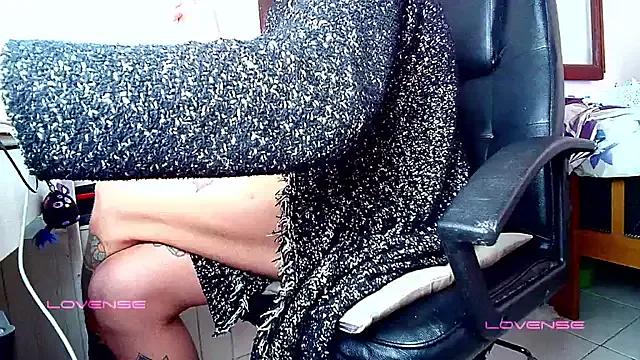Girls: discover live performances with matured cam models, from teasing to fixations, in a variety of stunning live sex cams.