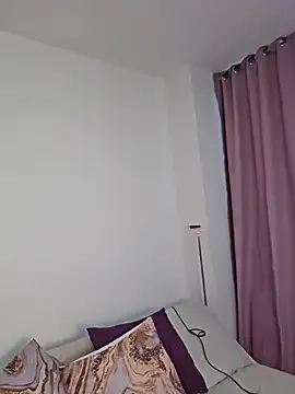 AliishaPss on StripChat