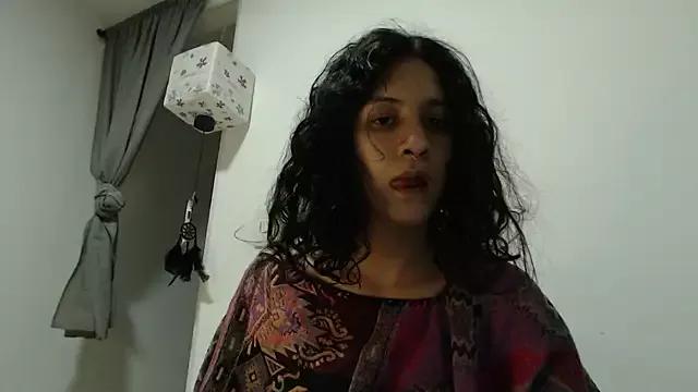 AlinaWoolf_ from StripChat is Freechat