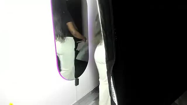 AlishaRogerrs on StripChat 