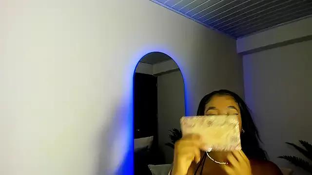 AlishaRogerrs on StripChat 