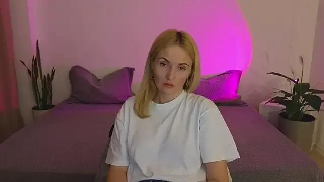 Girls: discover live performances with matured cam models, from teasing to fixations, in a variety of stunning live sex cams.