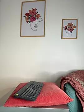 AlmmaMoon from StripChat is Freechat