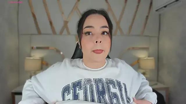 Alyn_moon from StripChat is Freechat