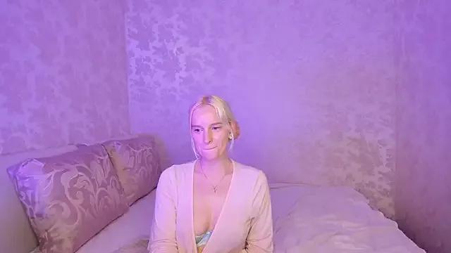 Amanda054 from StripChat