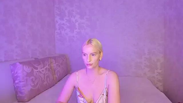 Amanda054 from StripChat