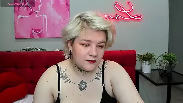 Girls: discover live performances with matured cam models, from teasing to fixations, in a variety of stunning live sex cams.