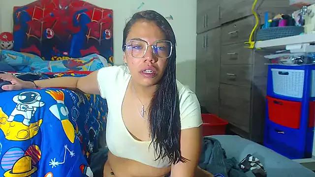 AmaraRoberts420 from StripChat
