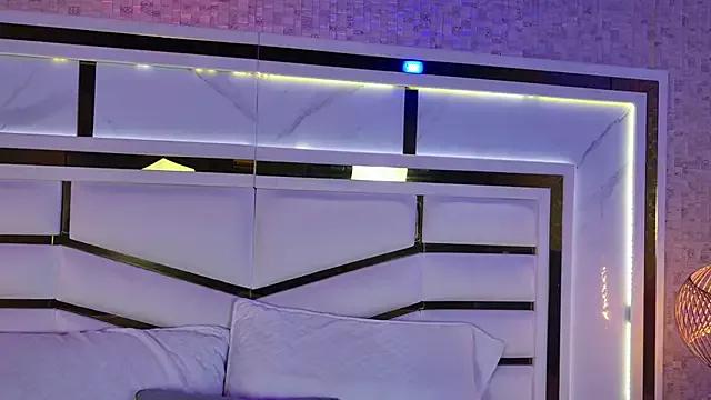 Girls: discover live performances with matured cam models, from teasing to fixations, in a variety of stunning live sex cams.