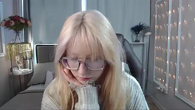 Girls: discover live performances with matured cam models, from teasing to fixations, in a variety of stunning live sex cams.