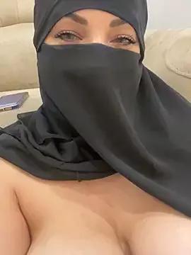 Amberonee31 from StripChat is Freechat