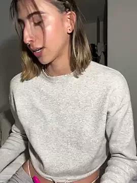 Girls: discover live performances with matured cam models, from teasing to fixations, in a variety of stunning live sex cams.