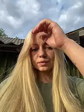 Amelliangel from StripChat is Freechat
