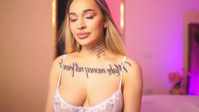 Ammylicious_Doll from StripChat