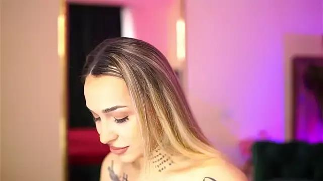 Ammylicious_Doll from StripChat