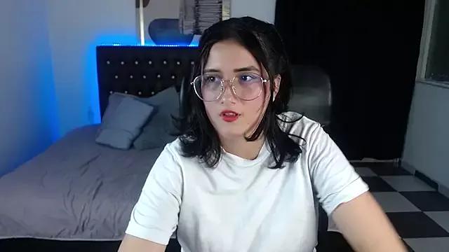 Girls: discover live performances with matured cam models, from teasing to fixations, in a variety of stunning live sex cams.