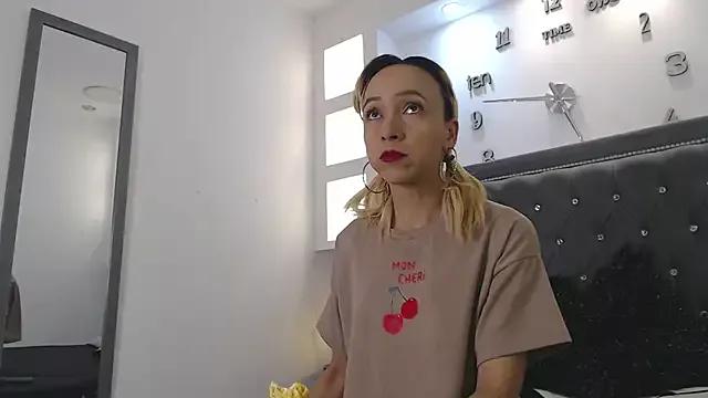 Anaa_Mariaa from StripChat is Freechat