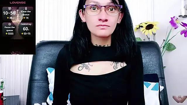 Girls: discover live performances with matured cam models, from teasing to fixations, in a variety of stunning live sex cams.