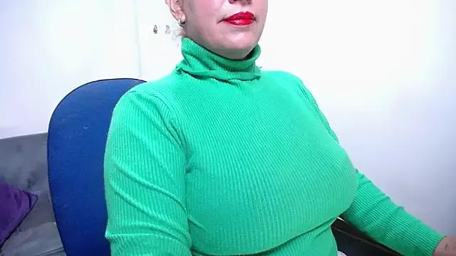 Girls: discover live performances with matured cam models, from teasing to fixations, in a variety of stunning live sex cams.