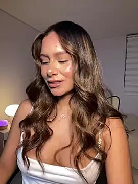 Girls: discover live performances with matured cam models, from teasing to fixations, in a variety of stunning live sex cams.