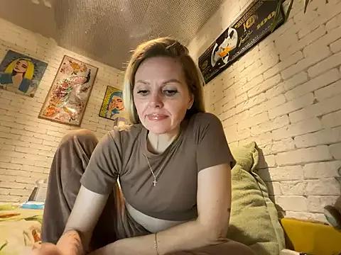 Girls: discover live performances with matured cam models, from teasing to fixations, in a variety of stunning live sex cams.