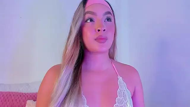 Girls: discover live performances with matured cam models, from teasing to fixations, in a variety of stunning live sex cams.