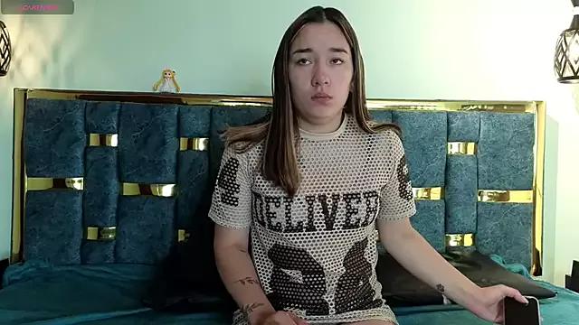 Girls: discover live performances with matured cam models, from teasing to fixations, in a variety of stunning live sex cams.