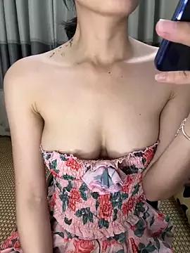 Girls: discover live performances with matured cam models, from teasing to fixations, in a variety of stunning live sex cams.