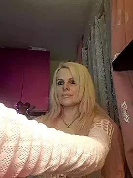 Girls: discover live performances with matured cam models, from teasing to fixations, in a variety of stunning live sex cams.