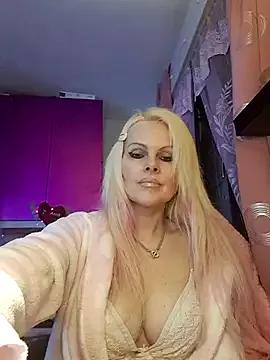 Girls: discover live performances with matured cam models, from teasing to fixations, in a variety of stunning live sex cams.
