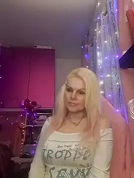 Girls: discover live performances with matured cam models, from teasing to fixations, in a variety of stunning live sex cams.