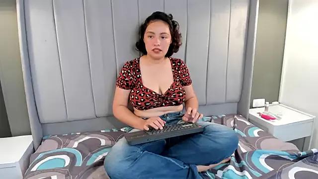 Girls: discover live performances with matured cam models, from teasing to fixations, in a variety of stunning live sex cams.