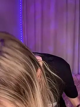 Girls: discover live performances with matured cam models, from teasing to fixations, in a variety of stunning live sex cams.