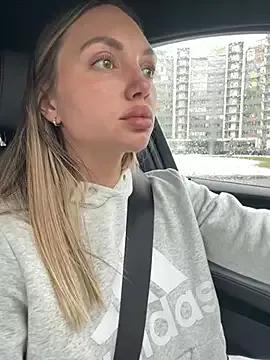 Girls: discover live performances with matured cam models, from teasing to fixations, in a variety of stunning live sex cams.