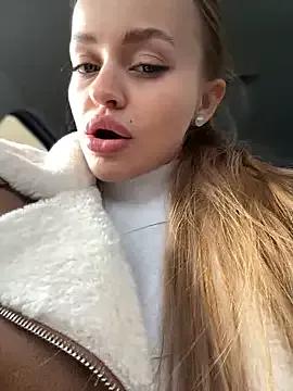 Girls: discover live performances with matured cam models, from teasing to fixations, in a variety of stunning live sex cams.