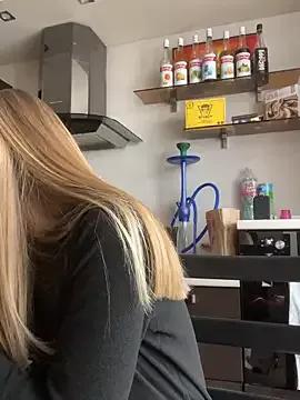 Girls: discover live performances with matured cam models, from teasing to fixations, in a variety of stunning live sex cams.